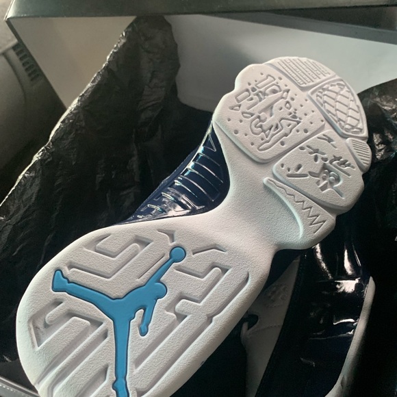 Air Jordan 9 Retro - Picture 3 of 5